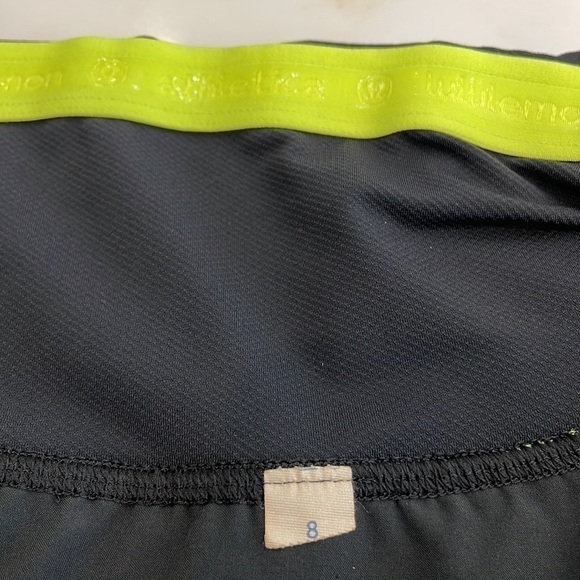 Lululemon Black Ruffled Skirt—Great Fabric & Style—Great Condition!! Size 8 - Picture 8 of 8